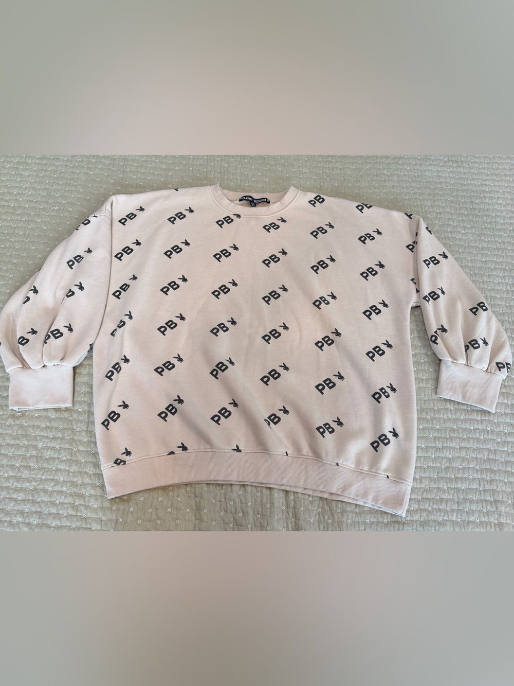 Playboy x Missguided Monogram All-Over Print Sweatshirt – Cream & Black (US 14)
